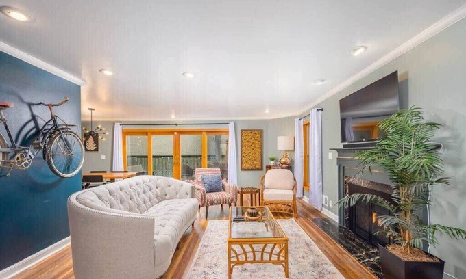 Appleton House | Discover Retreat River Drive: Family & Pet-Friendly Stay