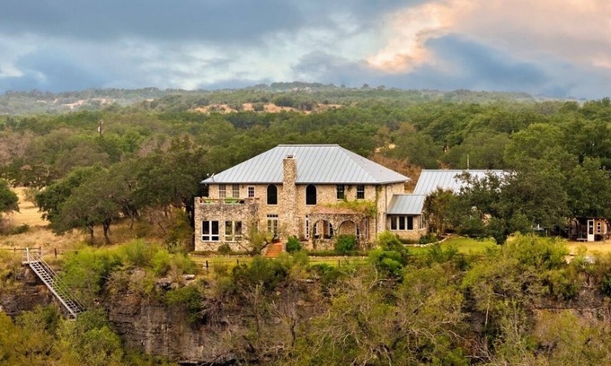 Spicewood House | Experience Stone Home Ranch on the Pedernales River