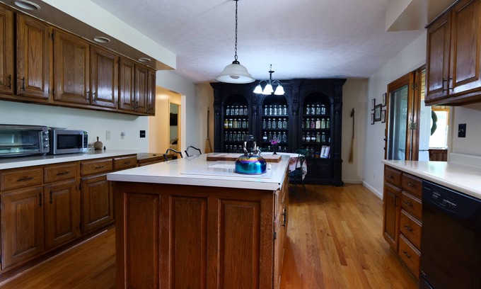 Goshen Other | Retreat on Working Herb Farm in Goshen, Ohio