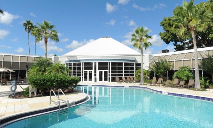 Florida Central Atlantic Coast Hotel | Relaxing Retreat with Pool Access and Family-Friendly Amenities