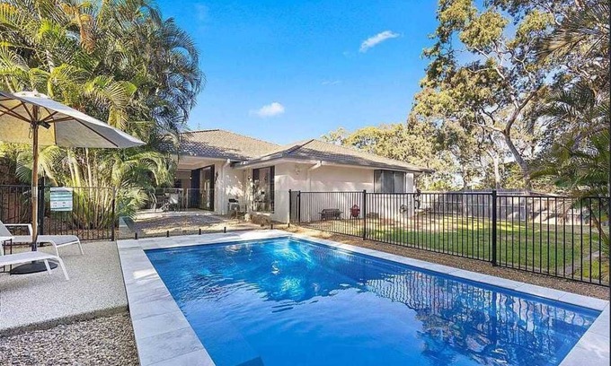Point Vernon House | Unwind at Fraser Coast: 10/10 Stay with Ocean Views!