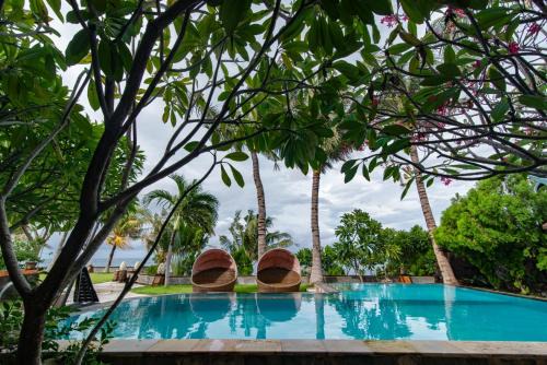 Kubu House | Exceptional Retreat Villa Toraja with Oceanfront Views