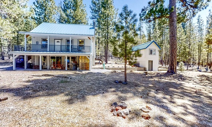 Crescent House | Cozy Retreat with Firepit, Enclosed Yard & Kitchen Access