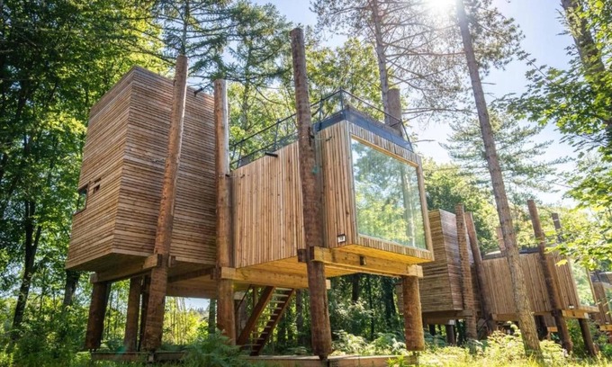 Maubray House | Retreat with Rooftop Views