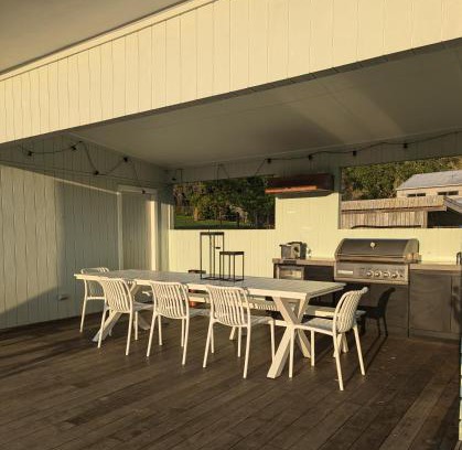 Kuaotunu House | Oceanfront Retro Kuaotunu Beach House with Pet-Friendly Vibes