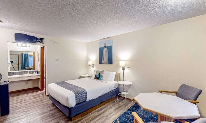Bandon House | Cozy Beach Hideaway with Fast WiFi & Ocean Views