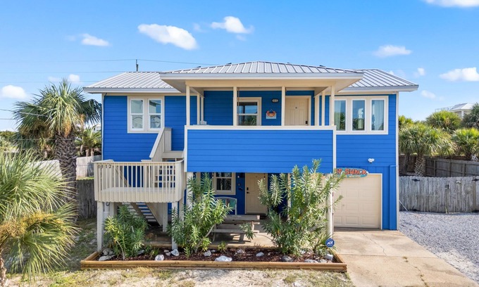 Pensacola Beach House | Retro beach house, 4-min walk to sand, bay views, bunk beds, pirate playset.