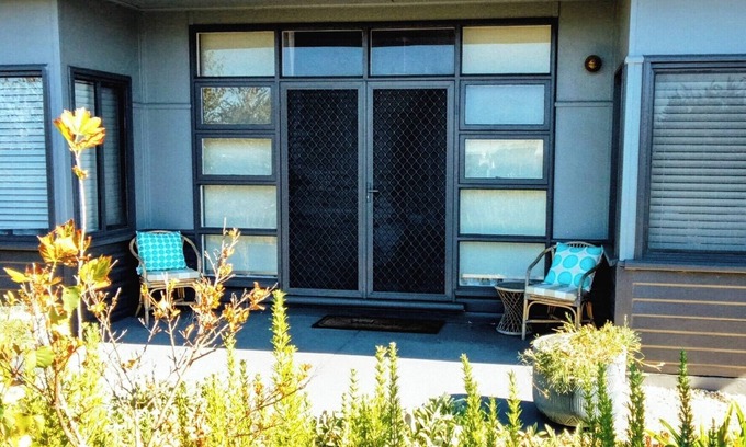 Lacepede House | Retro beach house.nCentral and close to beach. nRoom for all the family.