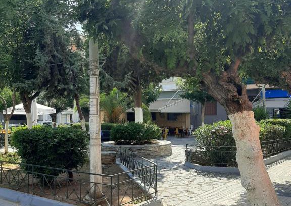 Petralona Apartment | Cozy Retro Home Steps from Monastiraki - Pet Friendly Stay