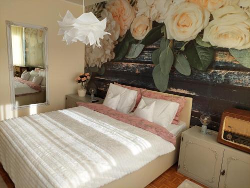 Zvezdara Apartment | Cozy Retro Apartment - Child-Friendly & Guest Rated 9.8