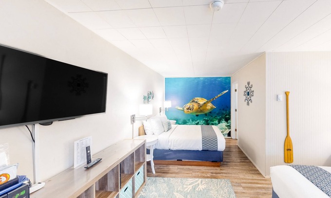 Bandon House | Quirky Beach Suite with Fast WiFi & Ocean Views