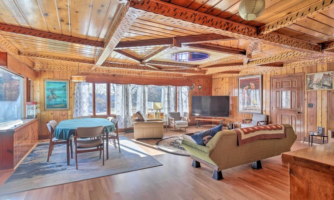 Rhinelander House | Cozy Rhinelander Lake Retreat with Fire Pit & Scenic Views