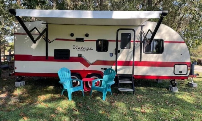 Ocala House | Retro Style Camper with Ocean View in a Peaceful Area
