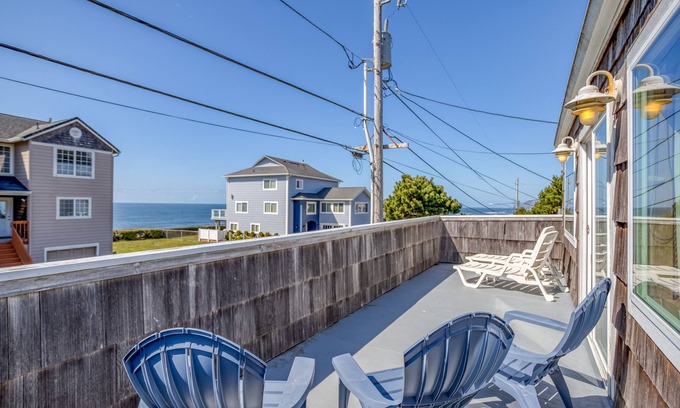 Lincoln City House | Family-Friendly Retro-Surf Retreat with Hot Tub and Ocean View