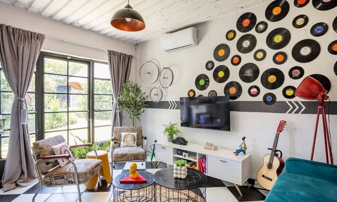 The Reeds Apartment | Retro-Vintage New Yorker Apartment with Pool & Breakfast