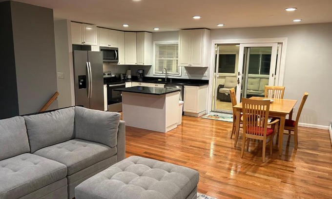 Danbury House | Unforgettable Reunions at Candlewood Lake with Family Amenities