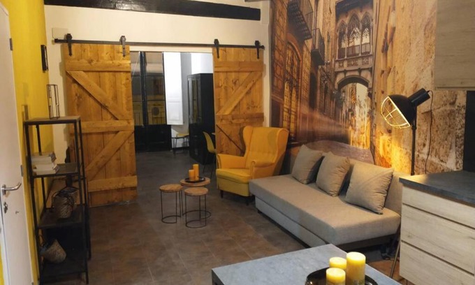 Reus Apartment | Central Reus Apartment - Guest Rated 8.3/10 for Comfort