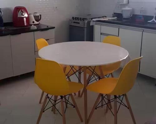 Jardim Paulista House | Reveillon Minimo de 4 diárias - Casa na Praia localizada no centro da cidade com piscina e churrasqueira
