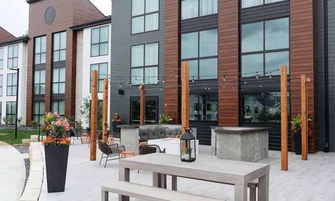 Urbandale Hotel | Discover Revel Hotel Des Moines Urbandale - 4-Star Comfort