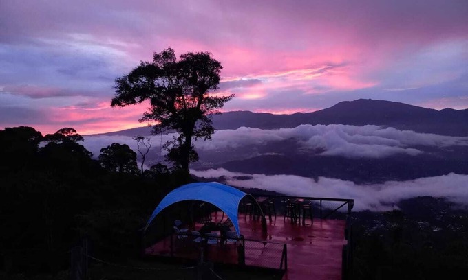 Pavones Cabin | Top-Rated Reventazon River Mountain Lodge with Spa & Breakfast