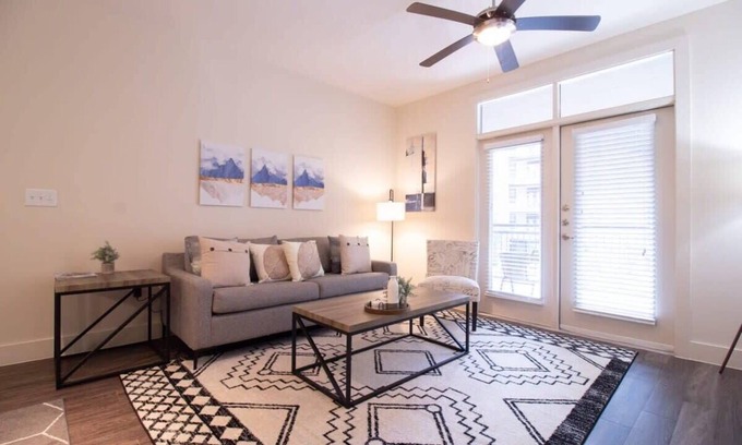 Houston Apartment | Revive Tanglewood | 2BR Retreat in Uptown Houston