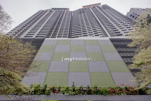 Kampung Datuk Keramat Apartment | Family-Friendly Rex Ollie with Ocean View & Pool Access