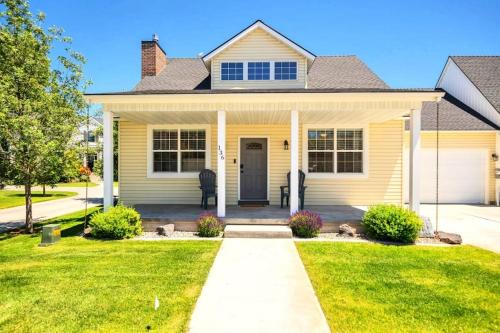 Rexburg House | Modern Rexburg Cottage in Vibrant Downtown Neighborhood