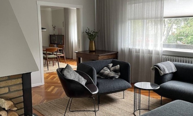 Downtown House | Reykjavik City Centre - Guest Rated 9.8 with Spa & Pool