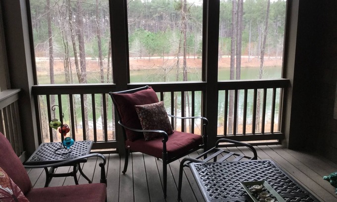 Lake Oconee Cottage | Reynolds Lake Oconee Cottage, 2 Miles from the Ritz Carlton.