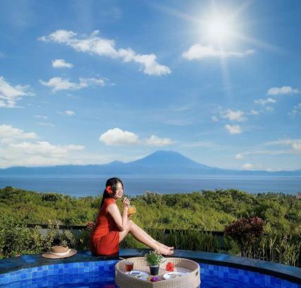 Sampalan Resort | Reynten Hill Resort: Oceanfront Bliss with Spa & Pool