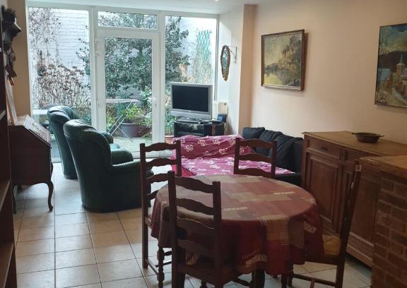 Anderlecht Apartment | Discover Erasme: Pet-Friendly Stay with Hot Tub Access