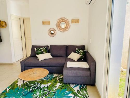 Poggio-Mezzana Apartment | Cozy Garden-Level Retreat with Pool and Beach Access