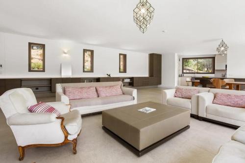 Trans-en-Provence House | Explore Family-Friendly Comfort at Rez de Villa Valeriane
