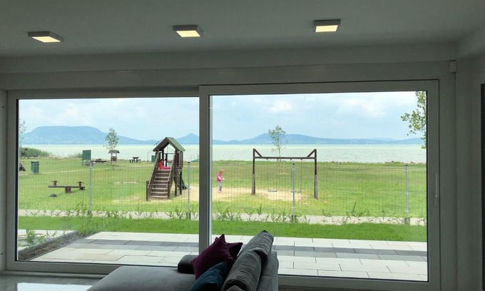 Fonyodliget Apartment | Family-Friendly Stay at Rezeda Apartman - 4-Star Rated