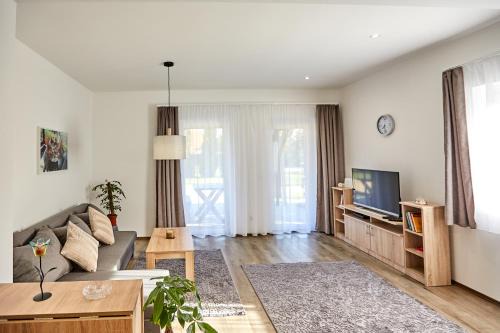Fertohomok Apartment | Oceanfront Stay at Rezeda Vendégház - Rated 9.6/10