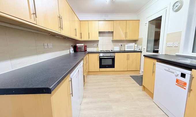 Falkirk House | RF-Entire House -Central Scotland-Falkirk| Self-Check-in |Pet-friendly | Parking