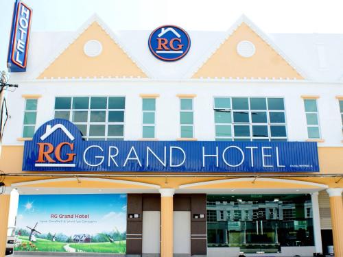 Parit Raja Hotel | Family-Friendly Stays at RG Grand Hotel - Rated 8/10
