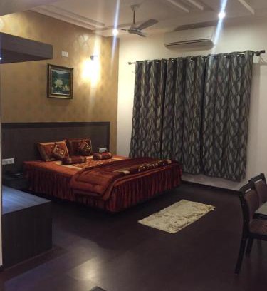 Malur Hotel | Discover RG Hotels and Resort with Pool & Spa Amenities