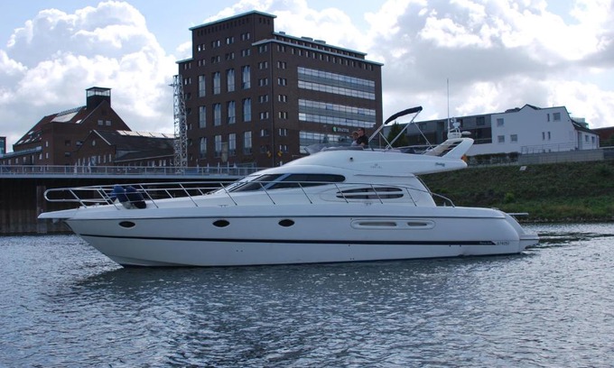 Kaßlerfeld Boat Rental | Rhein Yacht Lexa: Guest Rated 10/10 with Breakfast & Kitchen