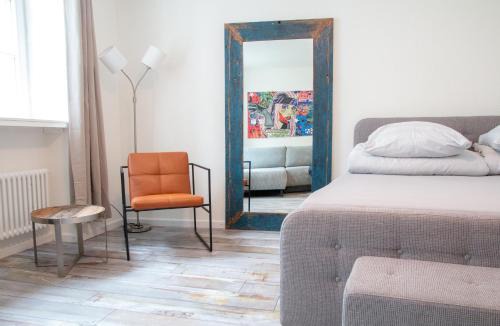 Basel City Centre House | Cozy Airstream Guesthouse with Inviting Hot Tub Experience