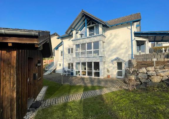 Rengsdorf Apartment | Cozy Wohnung Rhein-Wald-und Weitsicht: Rated 9.6/10!