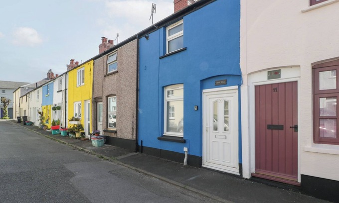Brecon Cottage | Pet-Friendly RHIF DEG with Cozy Open Fire in Brecon