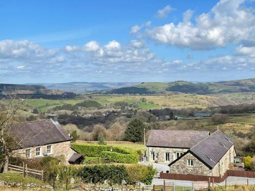 Llangadog House | Experience Oceanfront Bliss at Rhiwddu Barns - Pet Friendly
