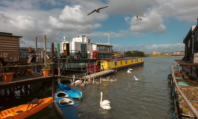 Shoreham-by-Sea Boat Rental | Ocean View Retreat at Rhubarb and Custard - Rated 10/10