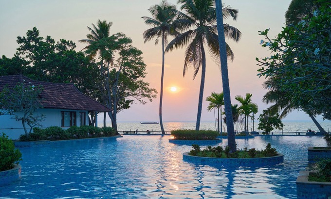 Kumarakom Hotel | Experience Rhythm Kumarakom: 5-Star Pool & Spa Retreat