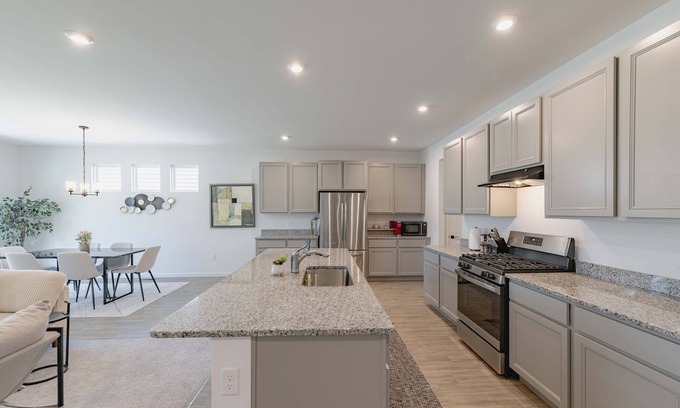St. Peters House | Modern Rhythm Point Cottage with Hot Tub & Breakfast