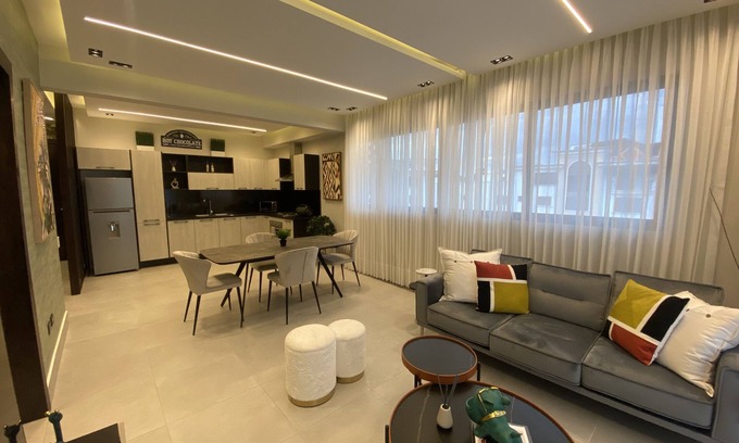 Santiago Province Apartment | 🌳Rialto Residences| Luxurious Apartment| Pool & Gym|🍃