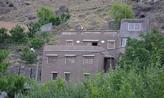 Aroumd House | Budget-Friendly Riad Dar Tagine with Family Amenities