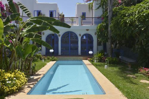 El Mansouria House | Oceanfront Riad Des Plages - Family-Friendly Retreat