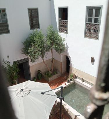 Bab Doukkala House | Relaxing Riad le Jardin de Mina with Pool and Pet Amenities